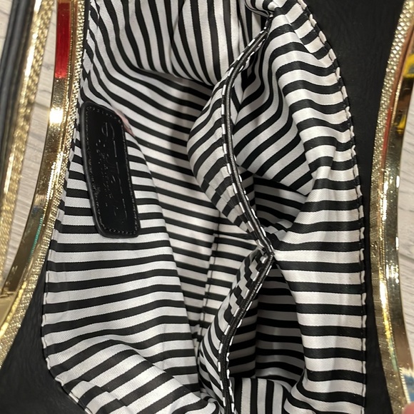 Charming Charlie purse - Picture 4 of 4